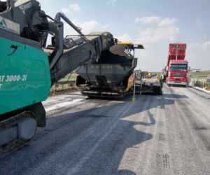 Remont na autostradzie A4 w środku lata. Kierowcy mdleją w korku, a służby rozdają wodę