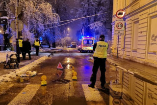 Śmiertelne potrącenie na Piłsudskiego/Sarniej w Łodzi: TIR zabił na pasach kobietę [ZDJĘCIA]