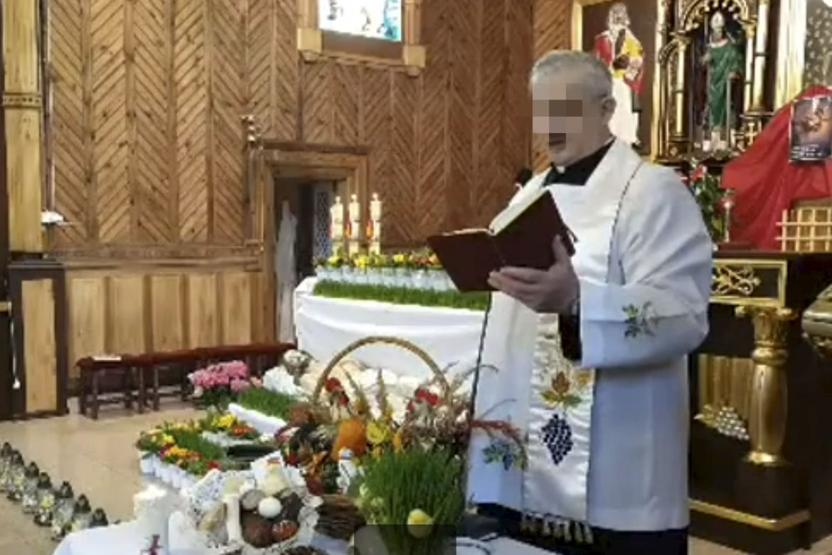 Domostawa. Proboszcz przed emeryturą przelał sobie 2 mln zł z konta parafii [GALERIA]