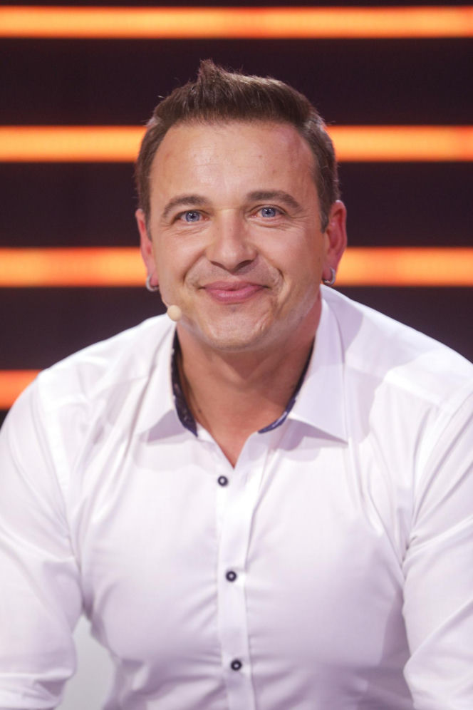 Zaczynał od rocka, dziś jest królem disco polo. Tak przez lata zmieniał się Radek Liszewski