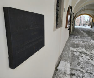 Pomnik, który grzeje! Płyta Jana Głuszaka Dagaramy w Tarnowie