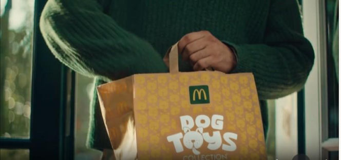 Tego jeszcze nie było. W McDonald’s wprowadzili ofertę dla psów „Happy Doggy”