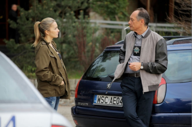 Na krawędzi 2 sezon odc. 5. Lena Korcz (Kamilla Baar), Niżyński (Tomasz Dedek)
