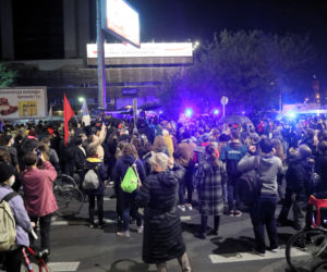 Protestujący odwiedzili siedzibę PiS przy Nowogrodzkiej