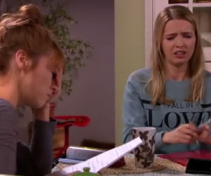 Pierwsza miłość. Aśka (Paulina Gałązka), Daria (Angelika Kujawiak)