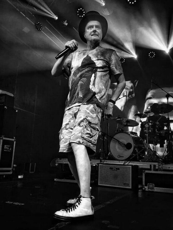 Polski gwiazdor rocka trafił do szpitala. Szokujące doniesienia!