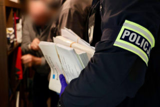 Afera korupcyjna w urzędzie na Pomorzu! Łapówki za kontrole nieruchomości, padły zarzuty