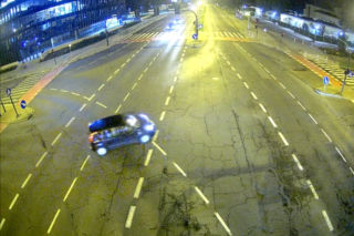 Wjechał na czerwonym świetle! Młoda dziewczyna zginęła - WIDEO z WYPADKU