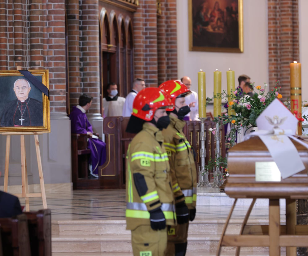 Pogrzeb abp Henryka Hosera