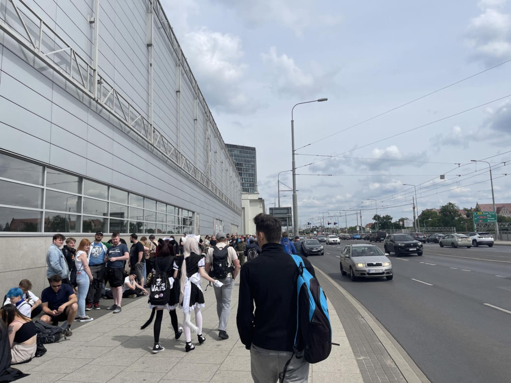 Pyrkon 2024 z kolejnym rekordem! Gigantyczna kolejka do wejścia ustawiała się na kilka godzin przed otwarciem! 