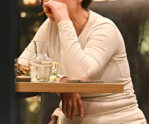 Monika Richardson z dzieckiem i pieskiem