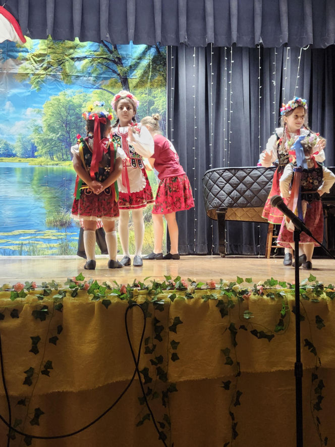 Wiosenny Spektakl zespołu „Krakowianki i Górale” na Greenpoincie