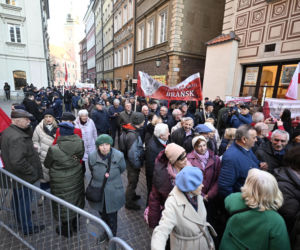 Msza za ofiary Smoleńska w Archikatedrze. Obecni Nawrocki i Kaczyńska