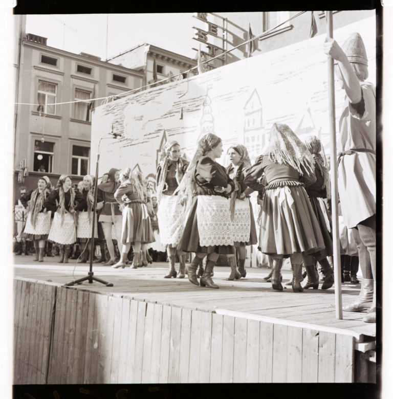 Winobranie w Zielonej Górze w latach 1963-1973. Oto jak bawiono się podczas największego Święta Wina w Polsce