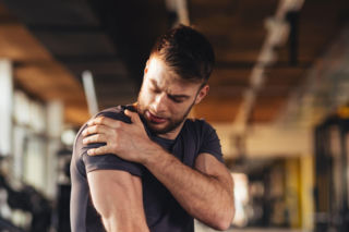 Cierpi na to pół miliona osób w Polsce. Te produkty tylko pogarszają ból