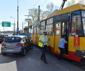 Samochód zderzył się z tramwajem na Puławskiej