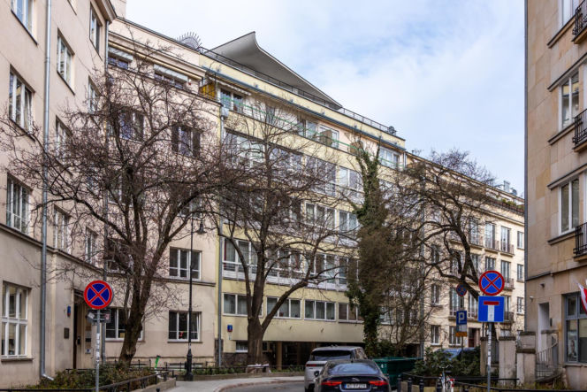 Dom Pod Żaglem na Alei Przyjaciół w Warszawie