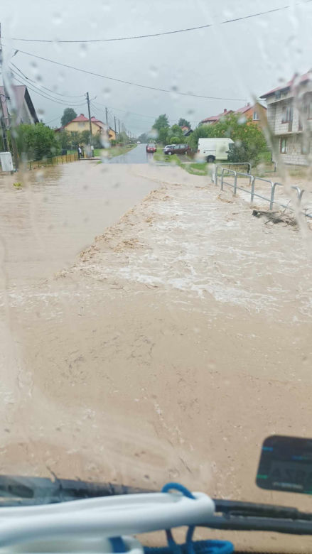 Zalane ulice, piwnice i połamane gałęzie. Zobacz skutki intensywnych opadów w woj. lubelskim
