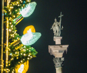 Świąteczna iluminacja 2025/2026 w Warszawie