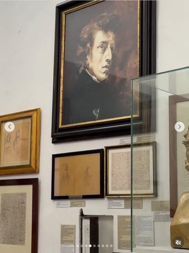 Tak nie wygląda przeciętna 69-latka! Olejnik zachwyca formą w mini