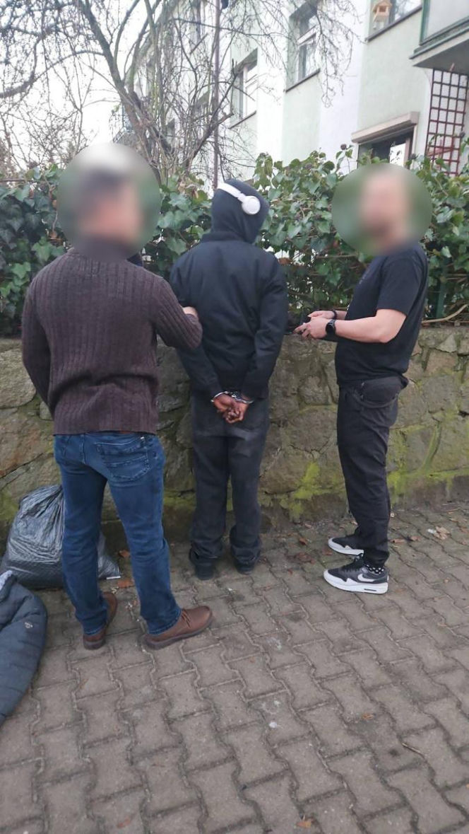 Ukradli ponad 2 tysiące zegarków pod Wrocławiem. "Zatrzymano obywateli Afryki"