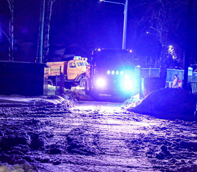 Wyciągnęli 63-letnią maszynę do odśnieżania