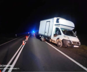 Krynice: Wypadek na DK 65. Zderzenie busa z mazdą. Jedna osoba ranna [ZDJĘCIA]