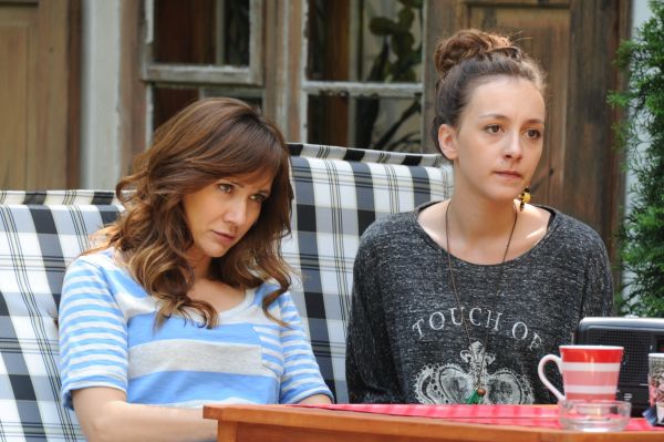 Ranczo 8 sezon odcinek 92 (odc. 1). Lucy (Ilona Ostrowska), Kinga (Agnieszka Pawełkiewicz)