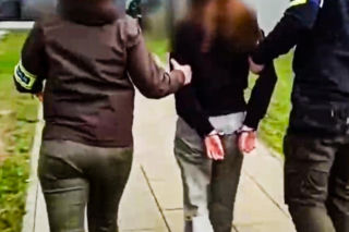 Nastolatki napadły na staruszkę w Legnicy. Jedna katowała, inne filmowały zdarzenie!