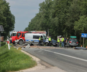 Masakra w Grębiszewie. Pojazdy zgniecione jak puszki