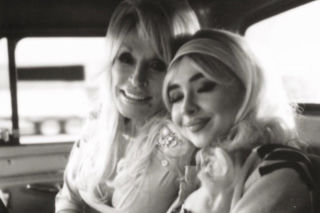 Dolly Parton i Sabrina Carpenter