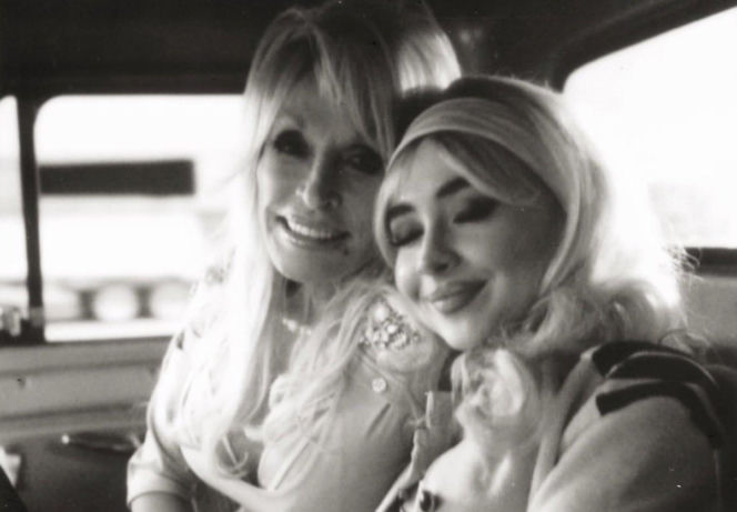Dolly Parton i Sabrina Carpenter