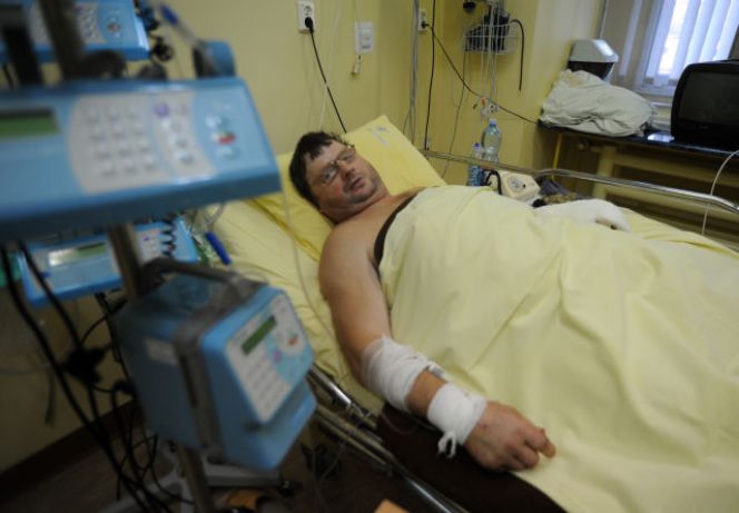 Lekarze przyszyli mu odciętą rękę