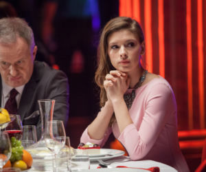 To nie koniec świata 2 sezon odc. 18.  szef (Aleksander Mikołajczak), Monika (Klaudia Halejcio)