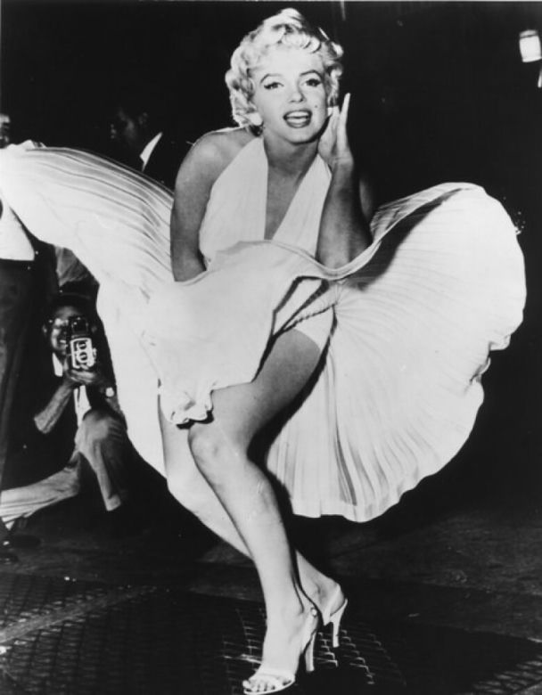 Lady Gaga jak Marilyn Monroe! Cały swiat zobaczył, co ma pod sukienką