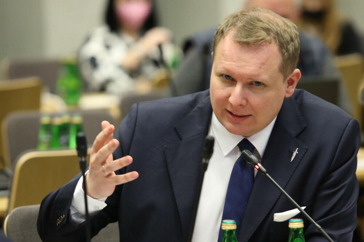 Emerycie! Oto posłowie, którzy nie chcieli dać Ci 14. emerytury