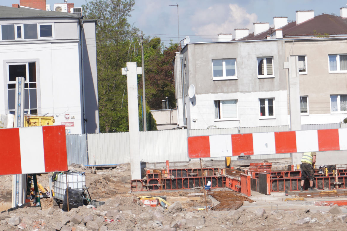 Na Górczynie powstaje nowy sklep. Po dawnym Górczyńskim Centrum Handlowym nie ma już nic