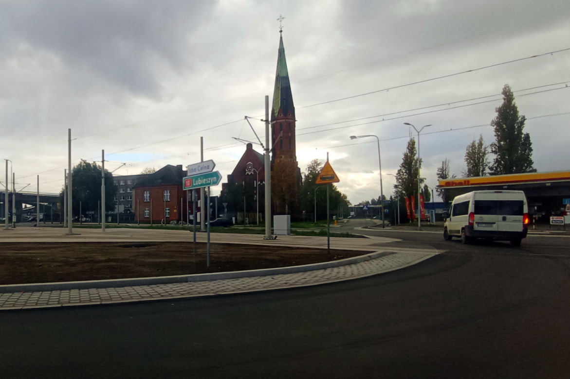 Przy Rondzie Portowców montowane są ekrany dźwiękochłonne