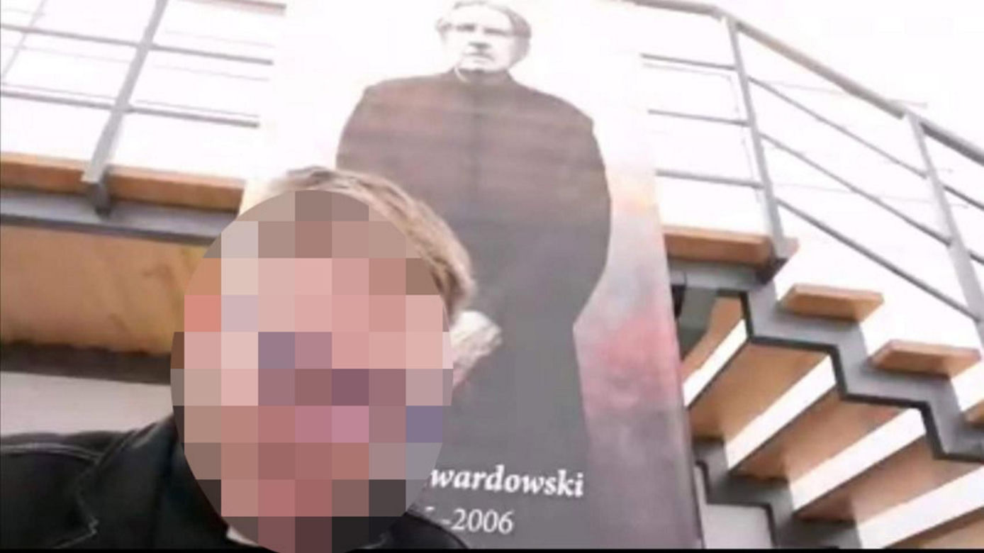 Księża zamówili męską prostytutkę na imprezę. Teraz ktoś podpalił kościół