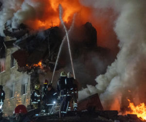 Rosjanie znowu bombardują Charków. Żołnierz dowiedział się o śmierci córki na froncie