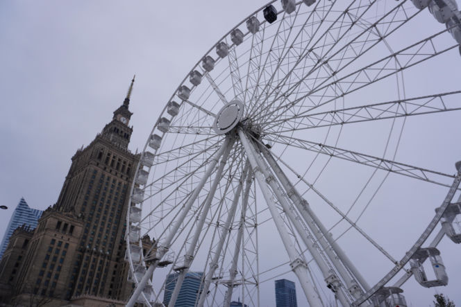 Jarmark Warszawski na placu Defilad na kilka dni przed startem imprezy