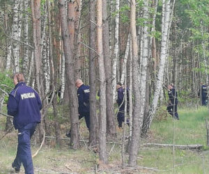 Ponad sto osób w akcji, policyjny śmigłowiec i dron. Poszukiwaną 27-latkę odnaleziono na... Śląsku