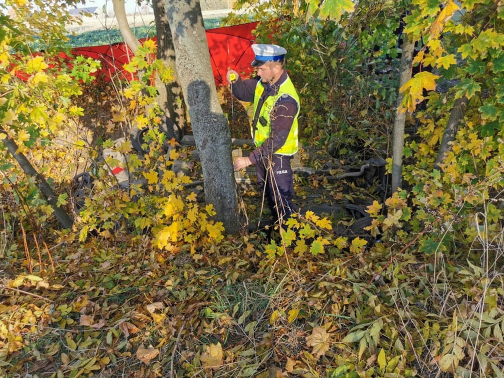 Koszmarny wypadek koło Włocławka. Waldek zginął, gdy jechał po narzeczoną