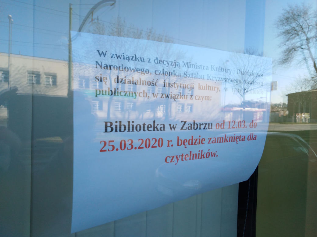 Nawet książek wypożyczyć nie ma jak!