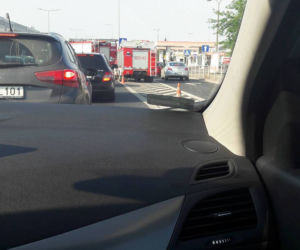 Kraków: Groźny wypadek na ul. Jasnogórskiej! Dachował samochód osobowy [ZDJĘCIA]
