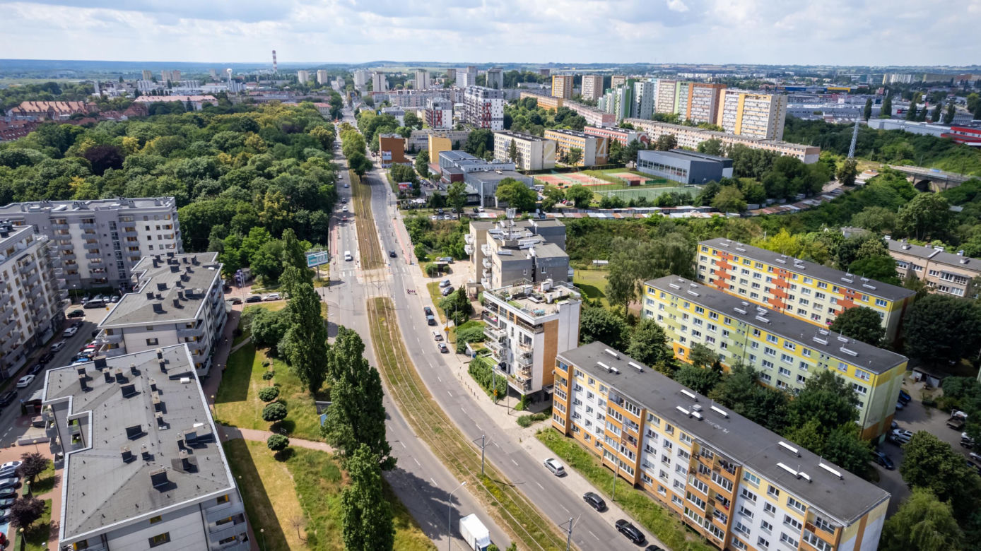 Al. Powstańców Wlkp. przed przebudową