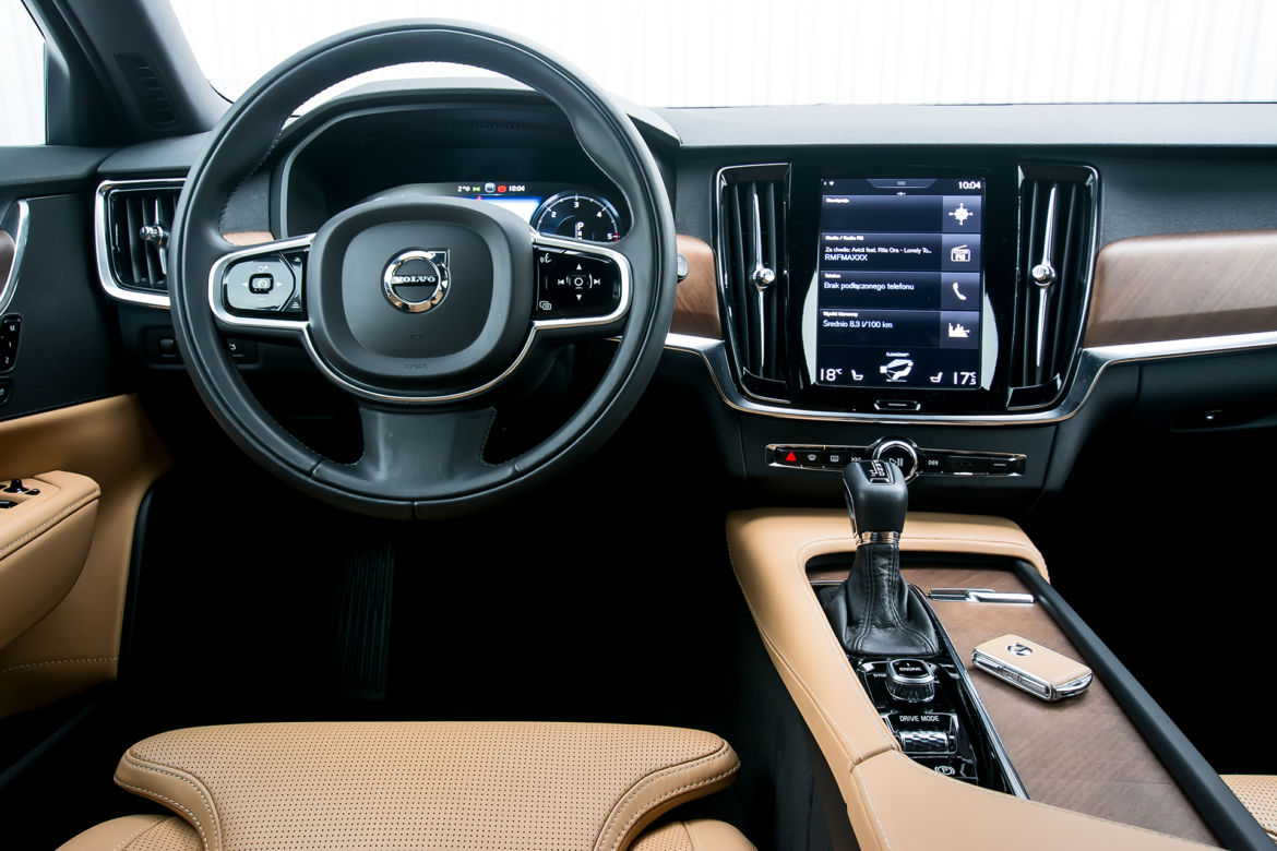 Volvo V90 D5 235 KM AWD Summum