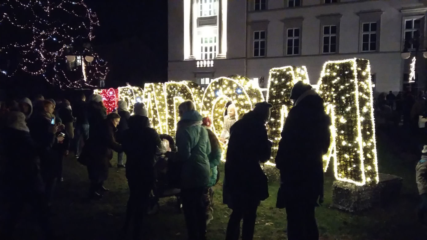 Rozbłysła wiąteczna iluminacja Radomia