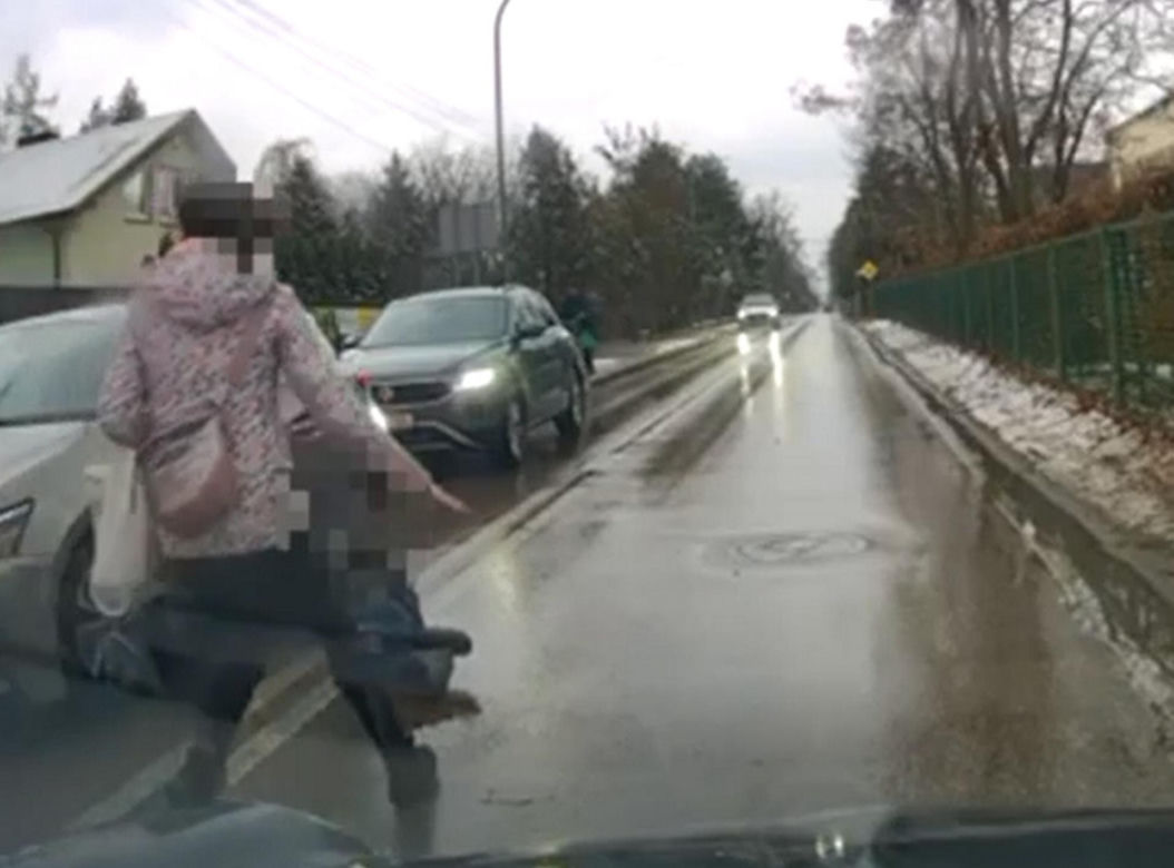 "Dziecko potrąciłam". Policja pokazała szokujące nagranie z Piaseczna