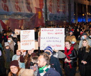 Ani jednej więcej. Najmocniejsze hasła na protestach po śmierci Izabeli z Pszczyny [ZDJĘCIA]